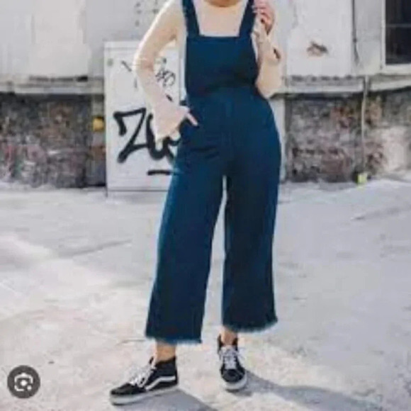 Zara Woman Premium Denim Wide  Leg Dark Wash Raw Hem Cropped Overalls M - Picture 1 of 14